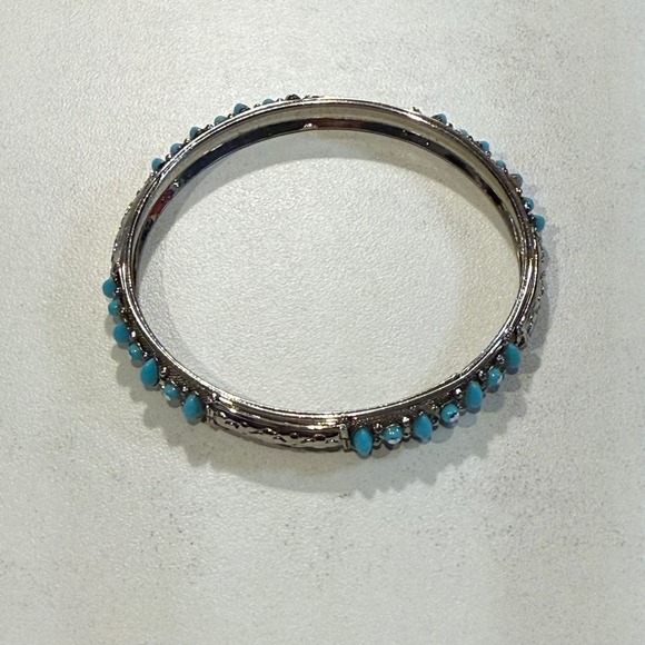 Vintage Style Silver Tone Bangle Bracelet Turquoise Cabochons Beaded Edge - Picture 4 of 4